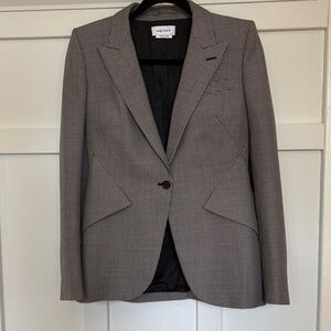 Alexander McQueen. Stunning Houndstooth Blazer. Impeccable like new condition.